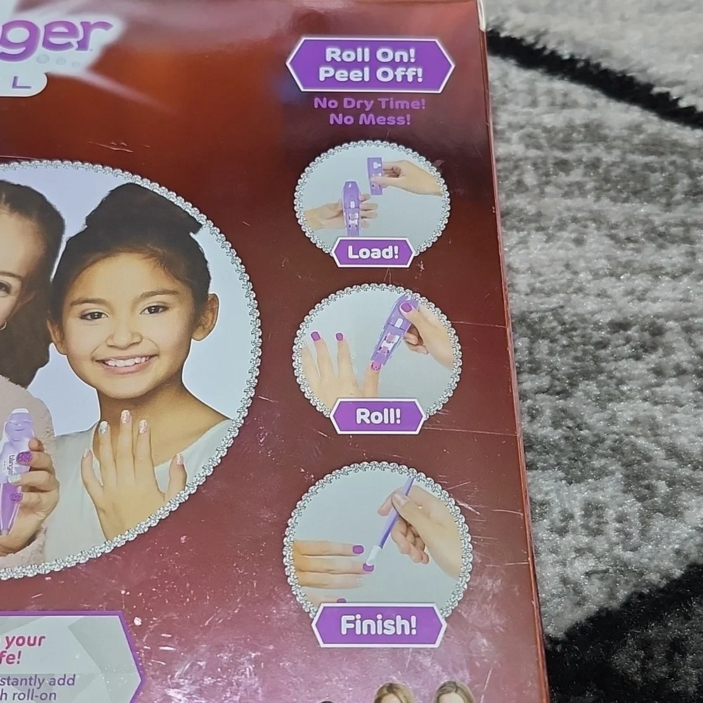 BLINGER NAIL WAND 40-NAIL ROLL-ON DESIGNS PRESS-ON NAILS BUNDLE